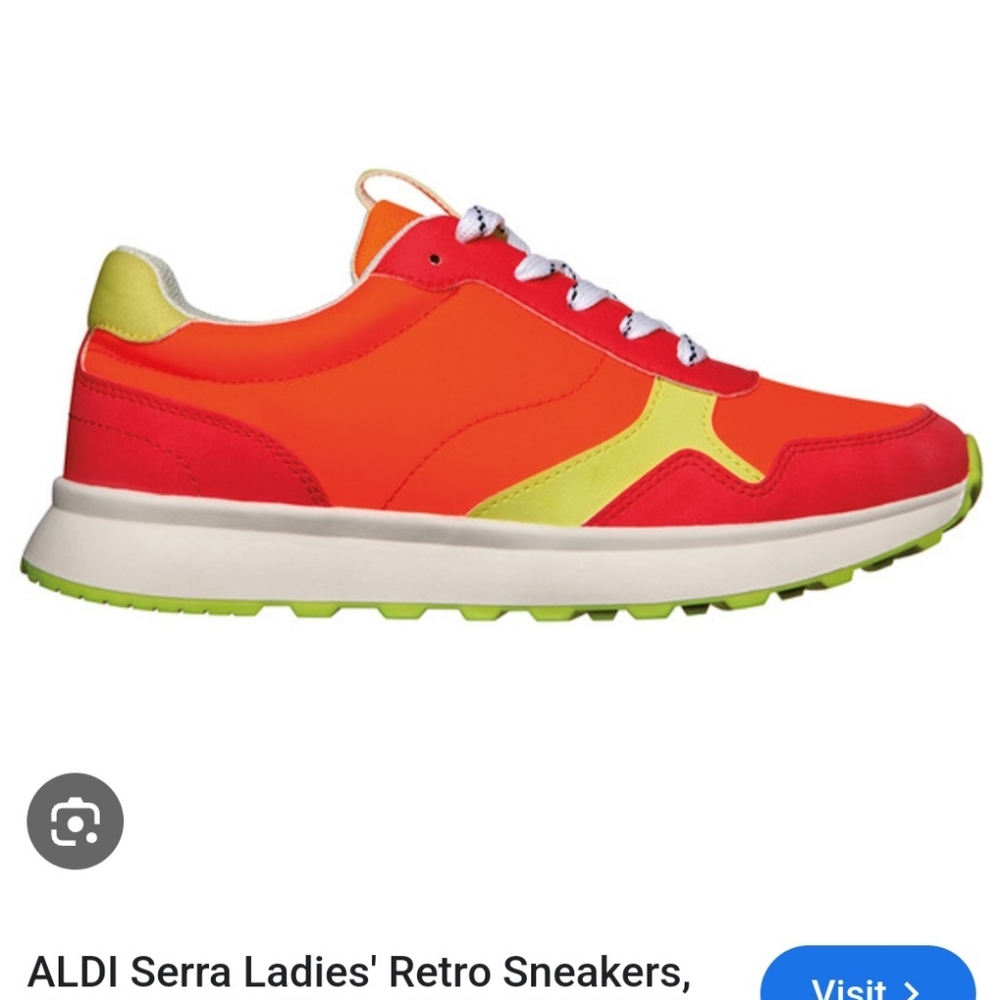 Womens retro sneakers NWOT
